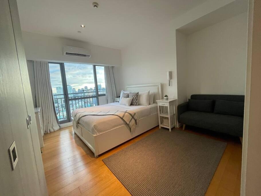 Aveline Suites Aesthetic Skydeck View ACQUA Private Residences near Rockwell Makati, Manila, Philippines