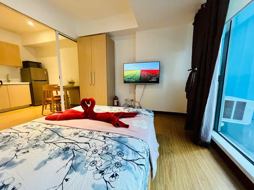 Azure Pool View w/ Netflix & Wifi Boracay Tower, Manila, Philippines