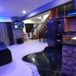 CLOCKWORKORANGE Luxury 2 Bedroom loft near aiport