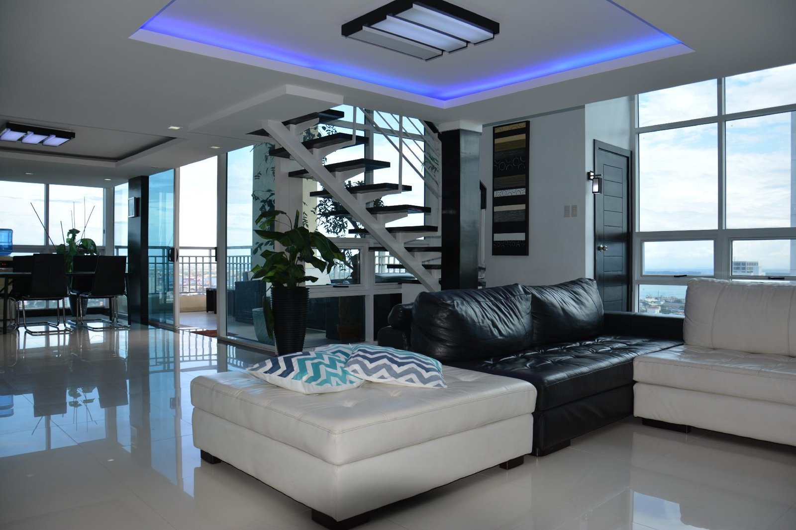 Cebu Elegance On Top of the World Jacuzzi Panorama