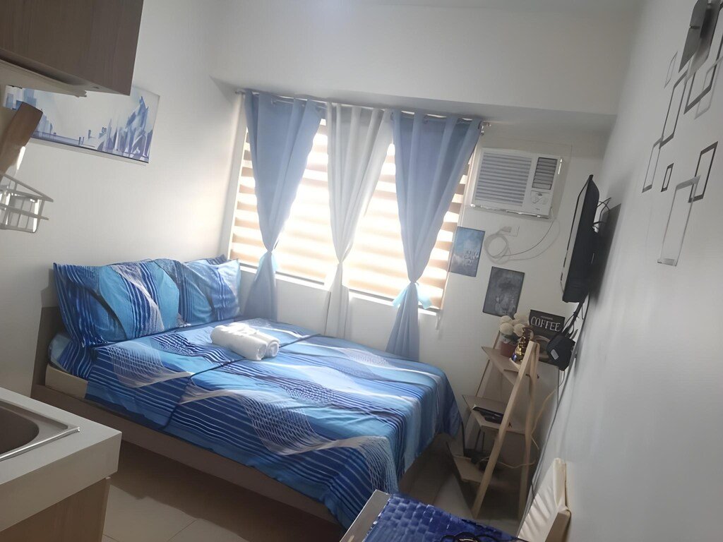 Center City View Urban Deca Manila Philippines Reviews and Travel Guide