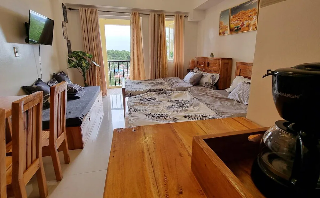 Charming Studio Condo Unit near Mines Park, Baguio, Philippines