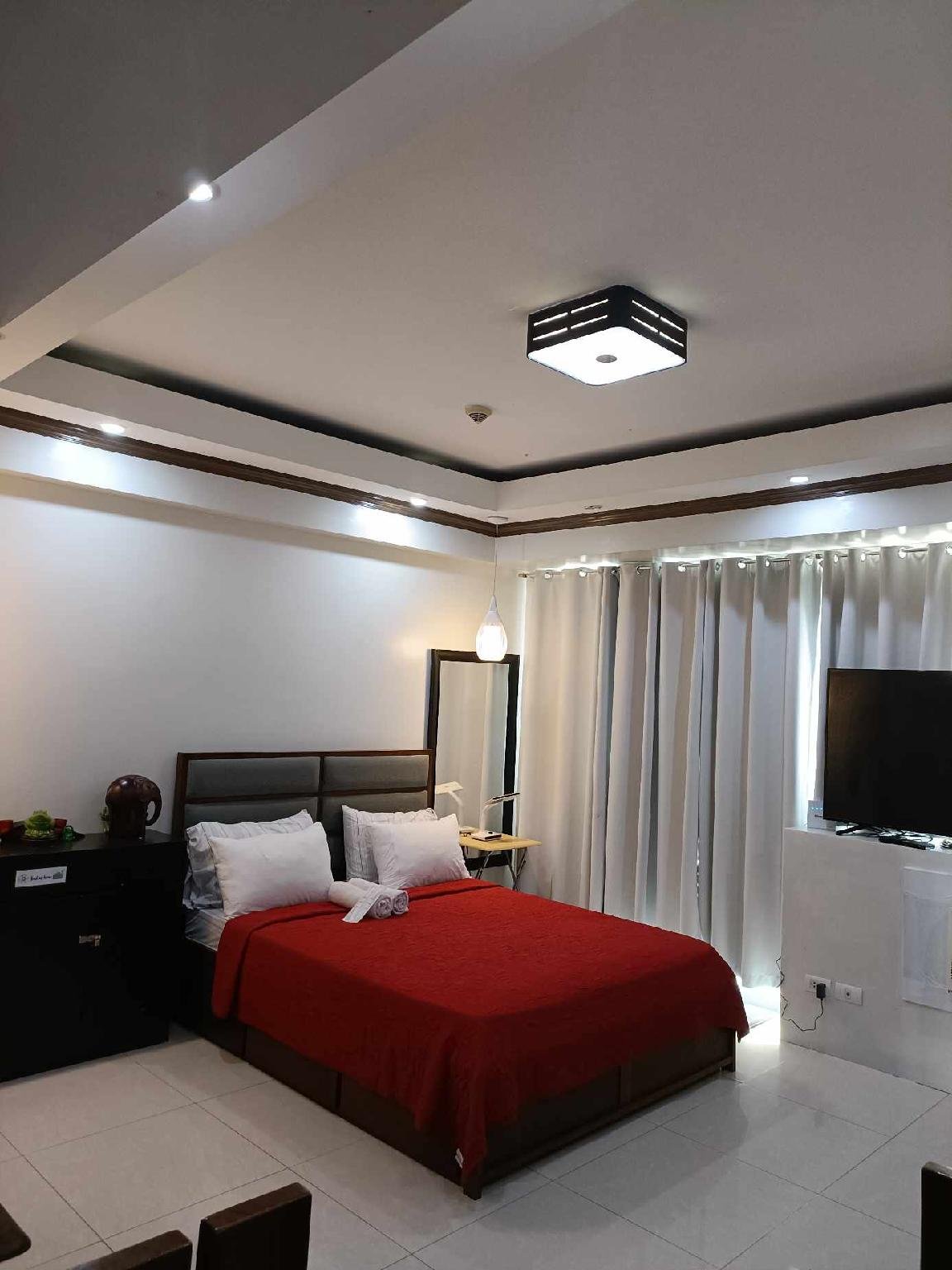 Cozy Layover Condo | 8-min Walk to Terminal 3