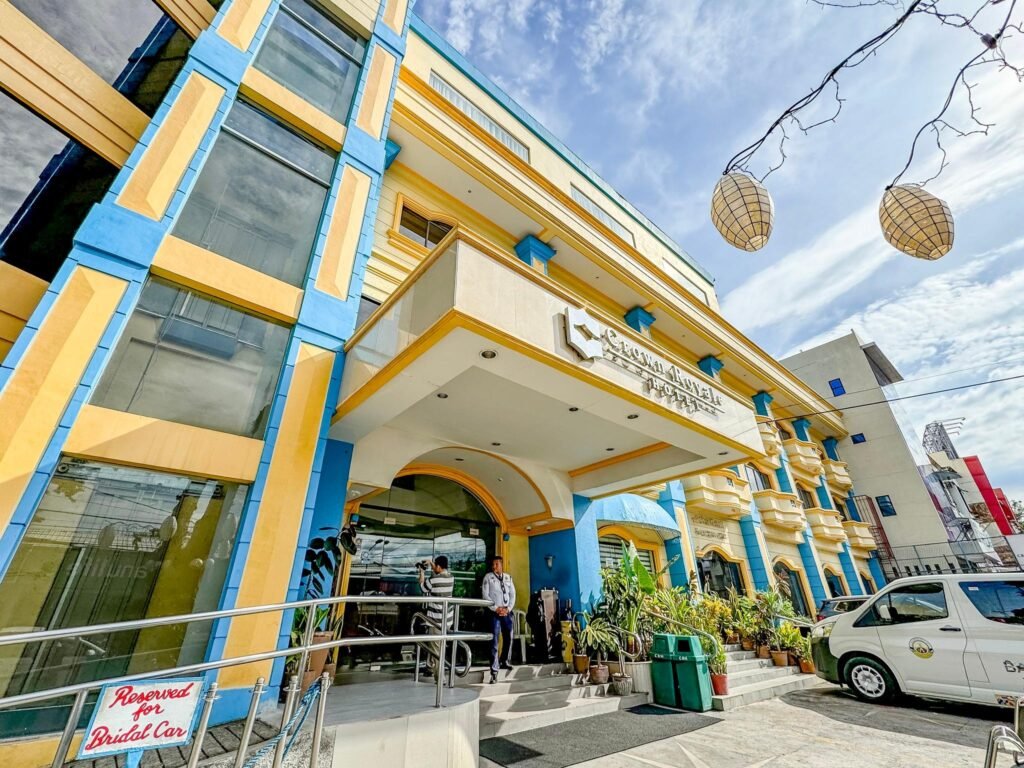 Crown Royale Hotel