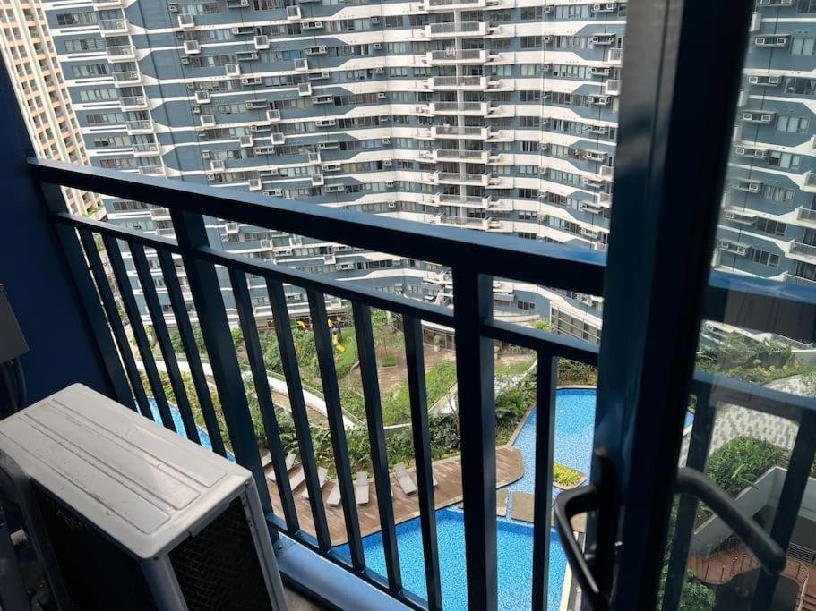 Destina@Air Residences, Makati MetroManila Netflix
