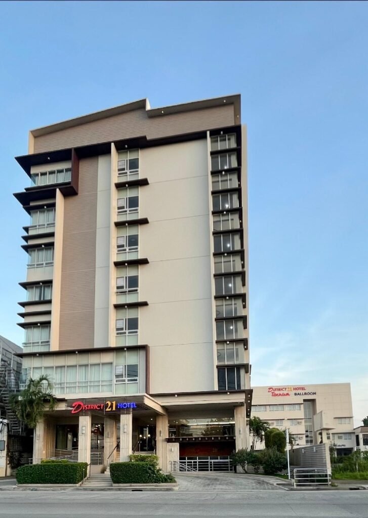 District 21 Hotel