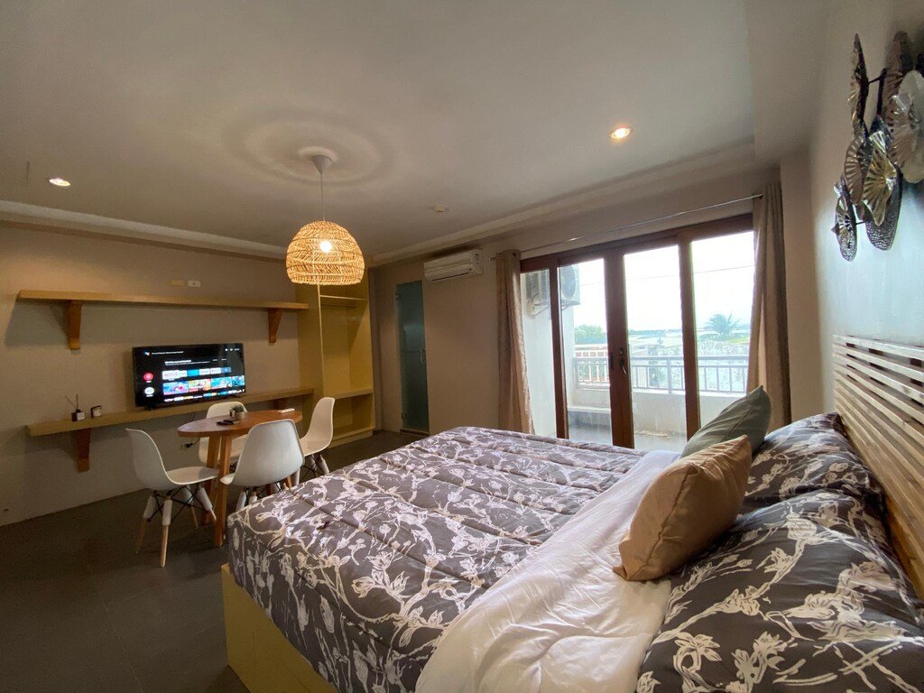 Estancia Boho Chic Room 4 with balcony Cebu Philippines Reviews Travel Guide 3 Star Elegant Boutique Stay