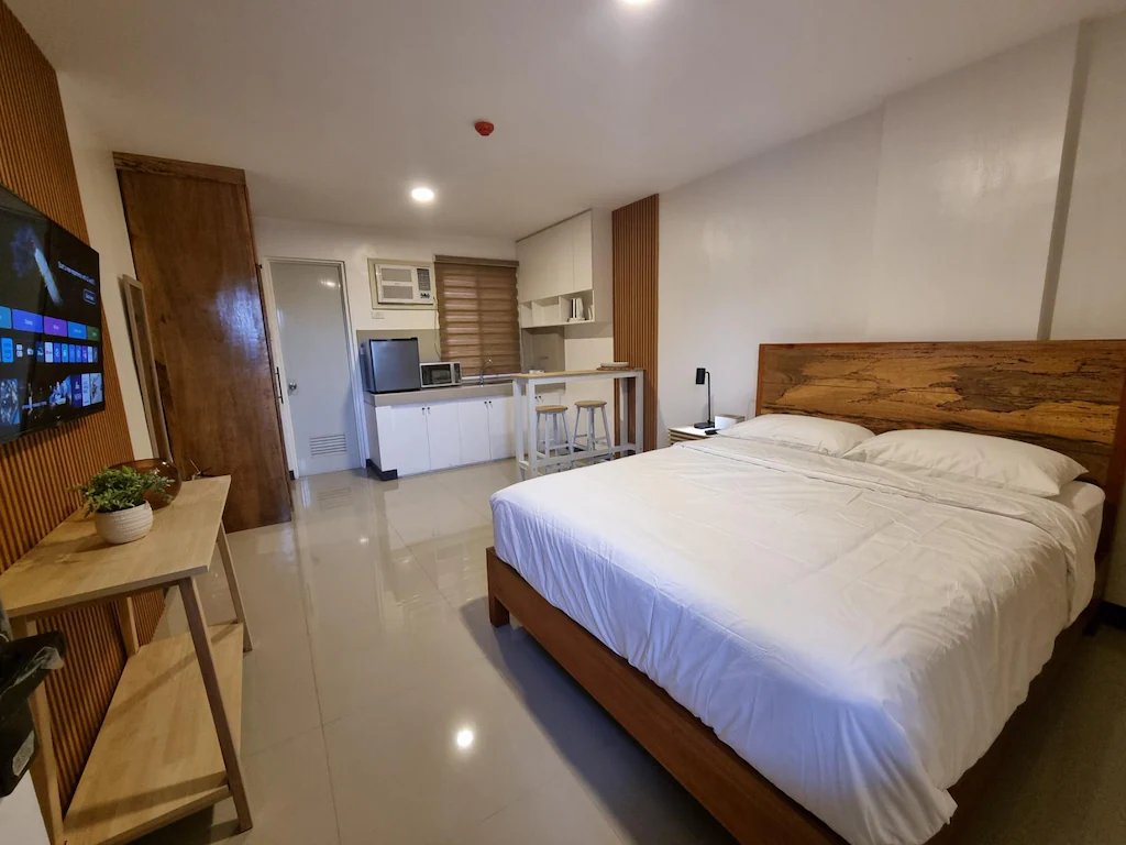 Flat 35, Unit 2F, Manila, Philippines