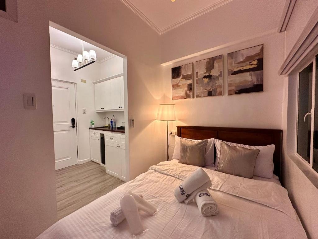 Free Netflix & Wifi (Studio City Alabang) CRQ-1, Manila, Philippines
