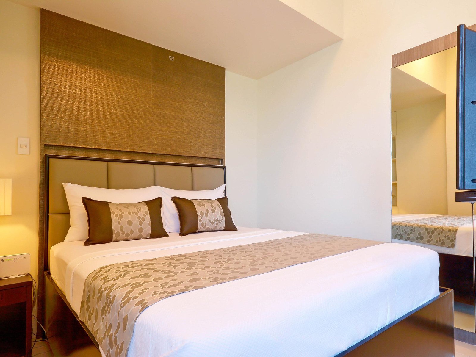 Fully Furnished Studio Suite 4 in Ortigas