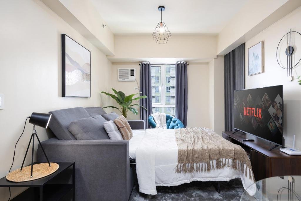 Furnished 1BR Condo in Cebu IT Park with Fast WiFi, Cebu, Philippines