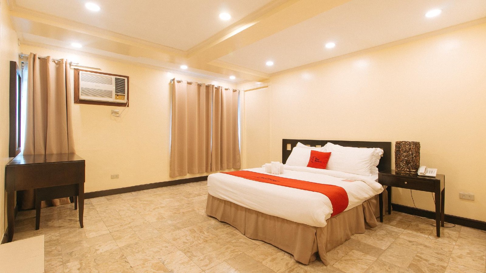 Greenbelt Makati - Vaccinated Staff