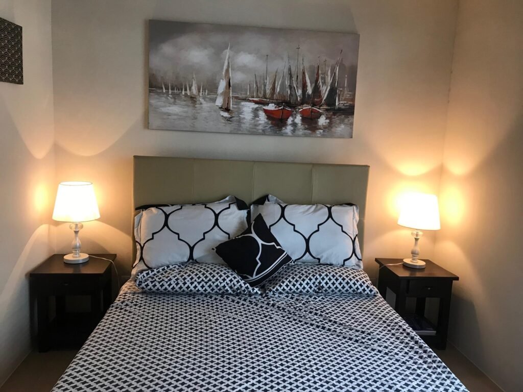 HENRY NEWPORT 1 BED ROOM