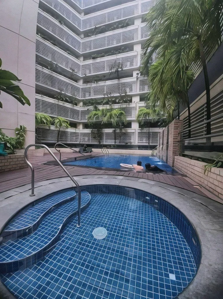 Henry's Newport Deluxe Condotel, Manila, Philippines