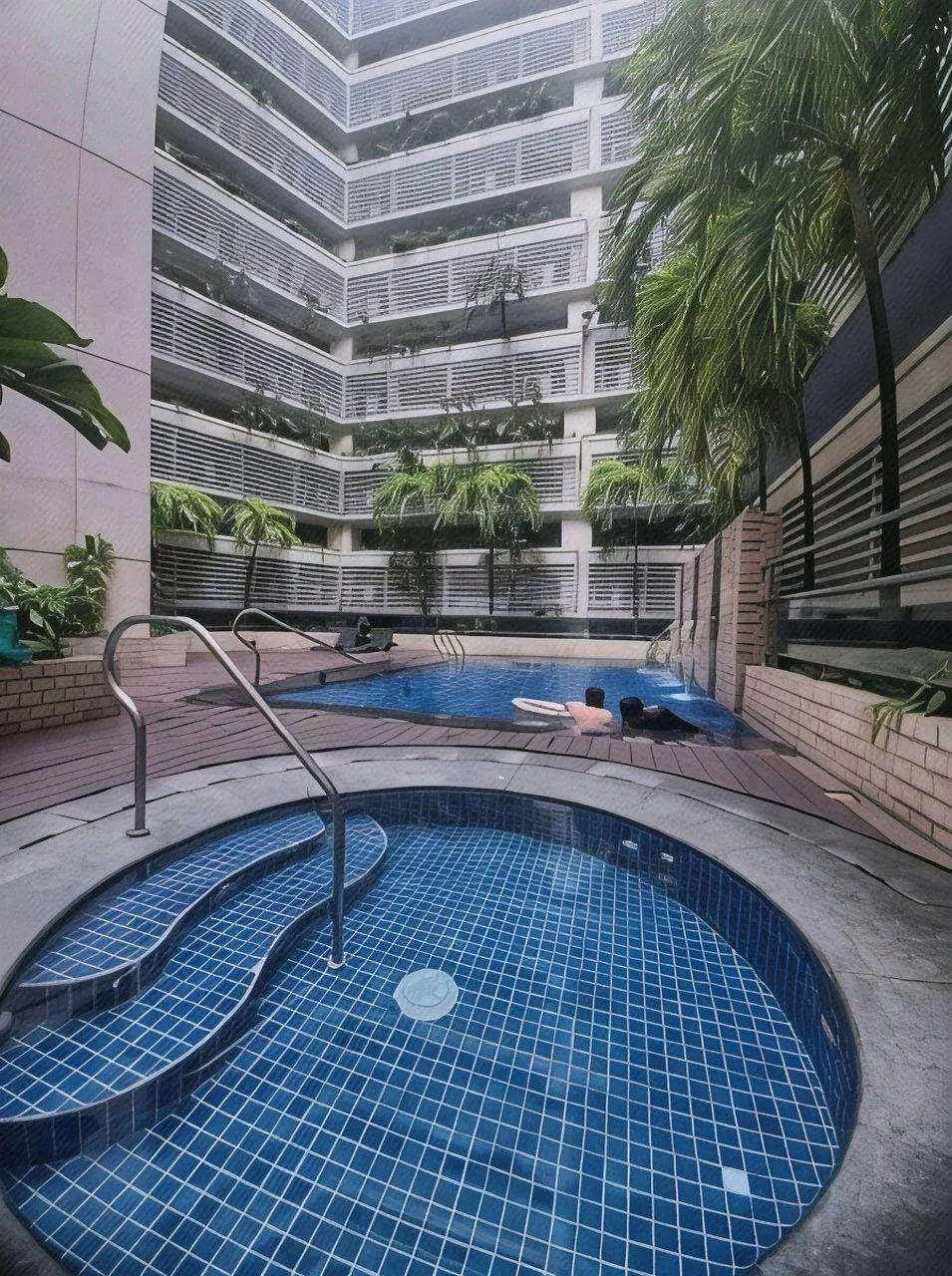 Henry’s Newport Deluxe Condotel, Manila, Philippines