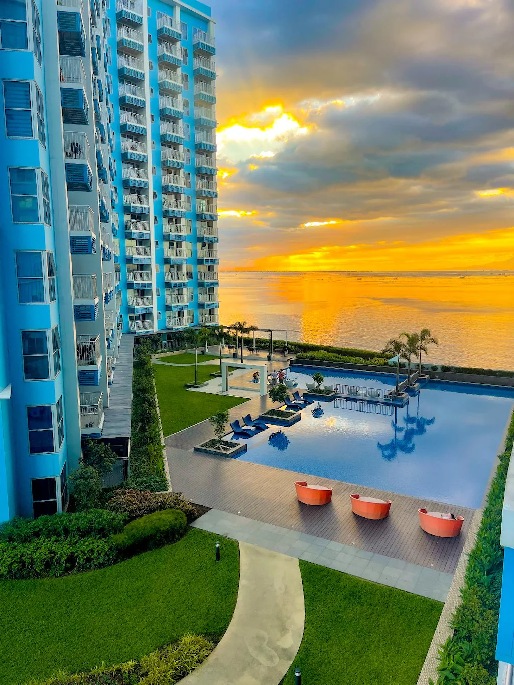 High-End 4BR • Across Okada • Bay Area Gem, Manila, Philippines