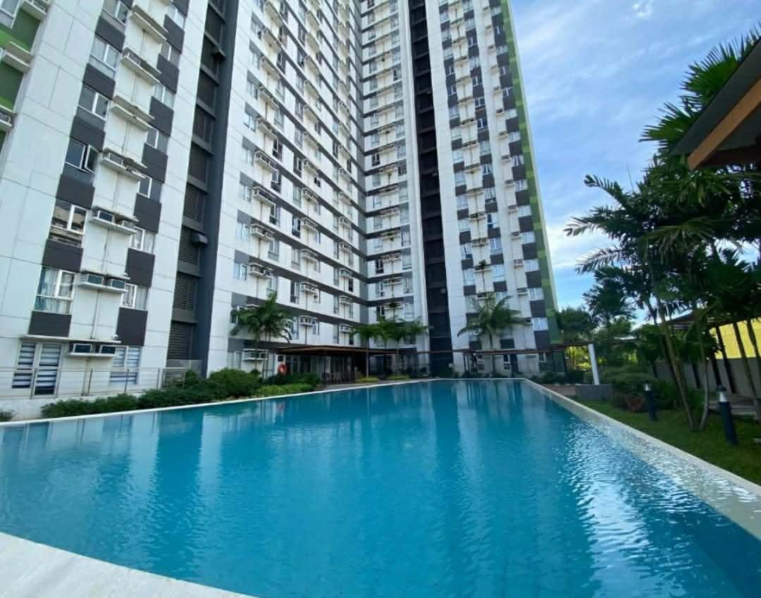 J&W 2-Bedroom PENTHOUSE Condo Unit CENTRIOMall