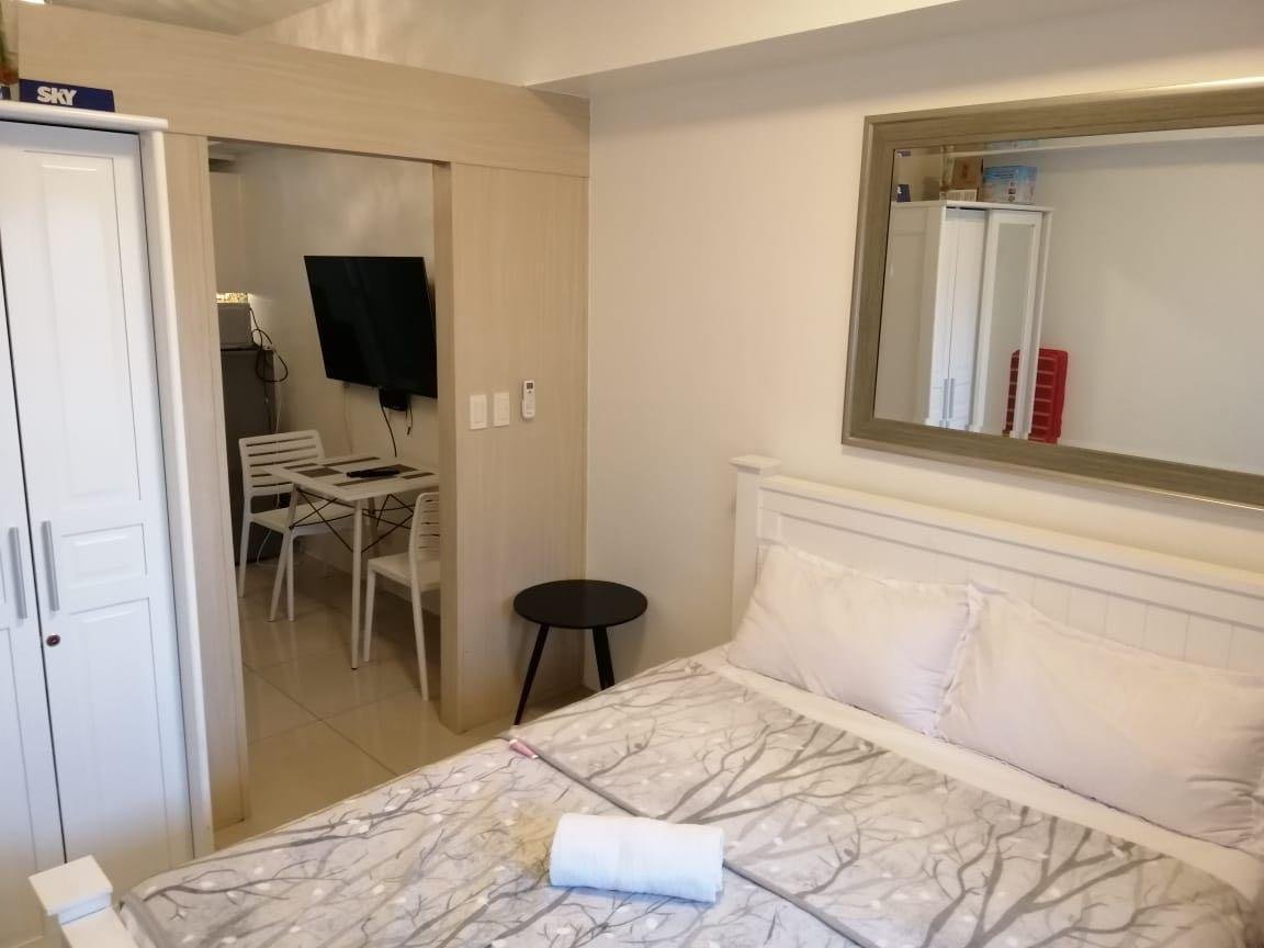 Jazz Residences - Classy Spacious Room WifiNetflix