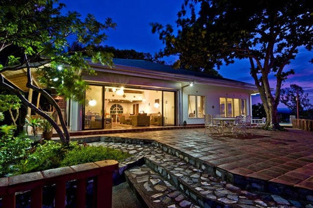 Kasbah Remo Villa with a pool in Puerto Galera