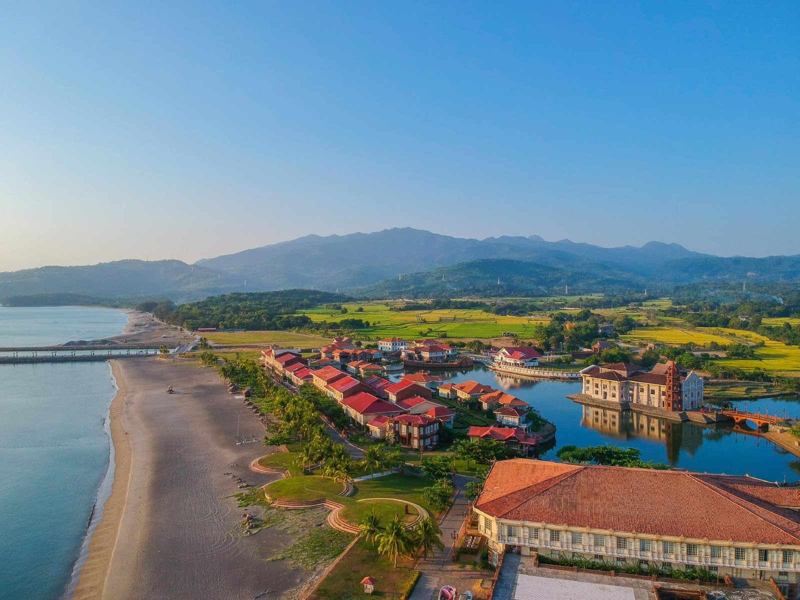 Las Casas Filipinas de Acuzar Resort