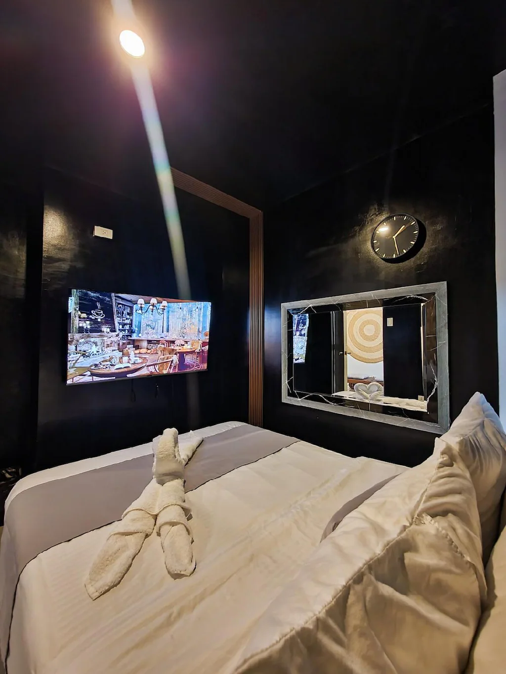 Lazarus Deluxe Suite 1-Br Fully Equipped Kitchen, Manila, Philippines: Top 10 Prestigious Award-Winning Staycation Hidden Gem Reviews and Travel Guide