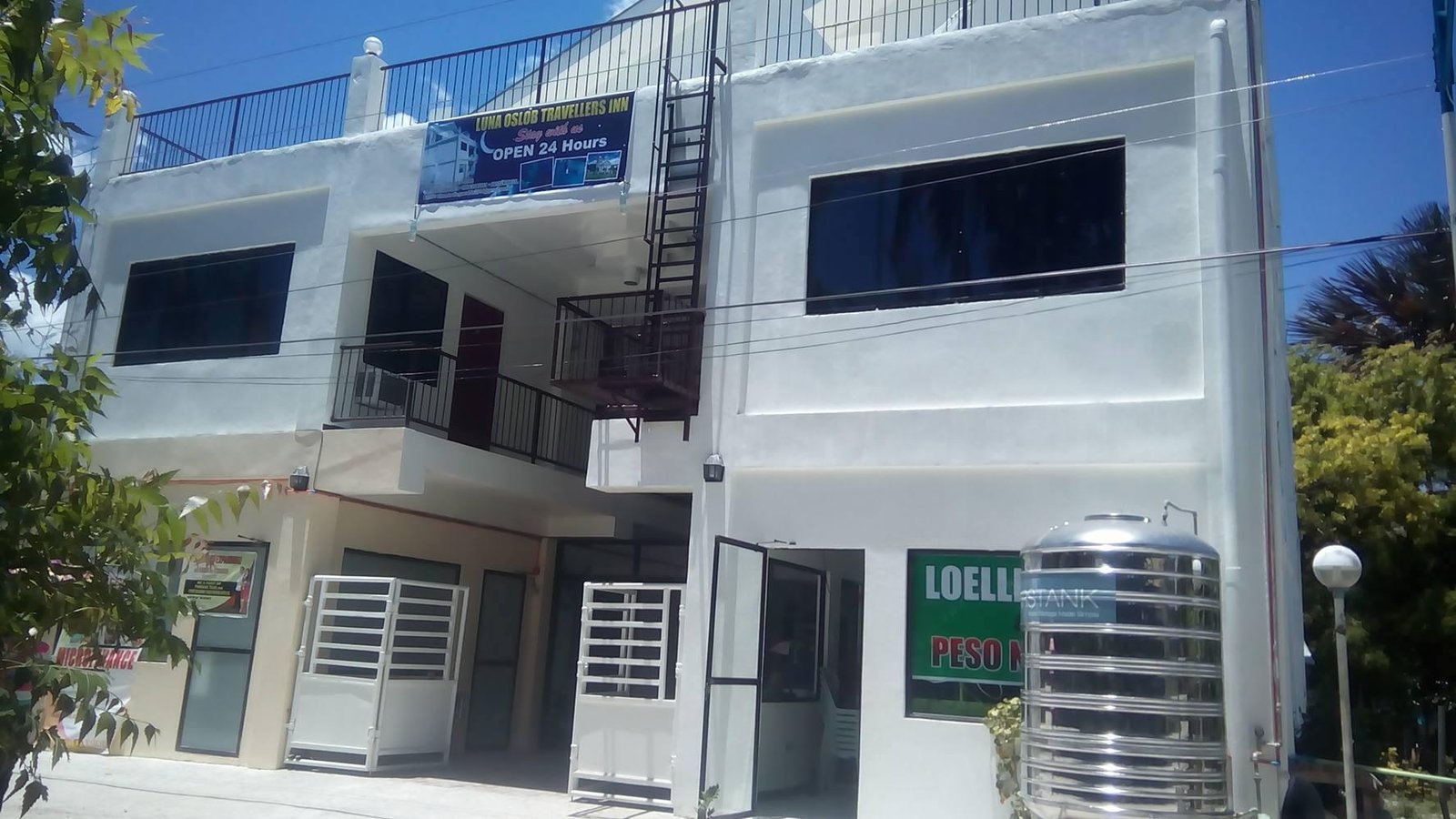 Luna Oslob Travellers Inn