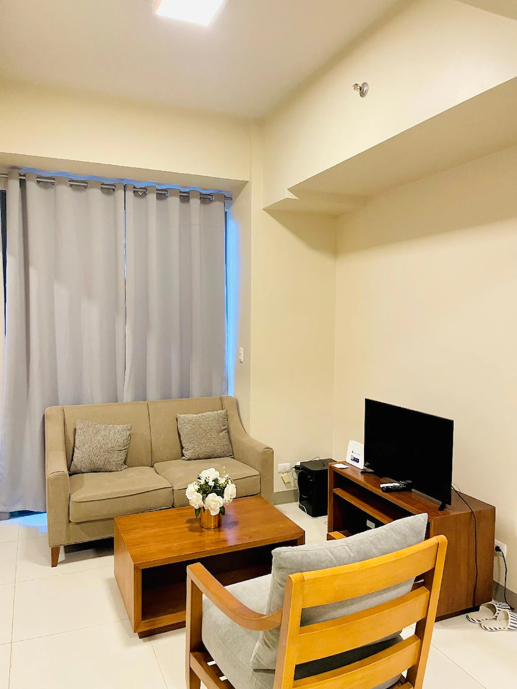 MACTAN NEWTOWN One Manchester PLACE CONDOTEL, Cebu, Philippines