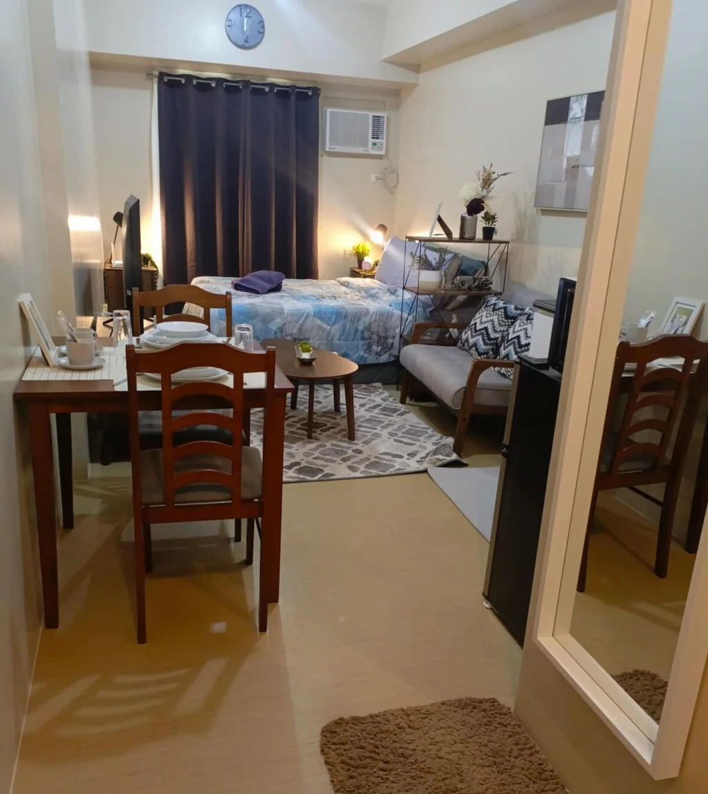 ME Purple Cozy Condo at Iloilo, Iloilo, Philippines