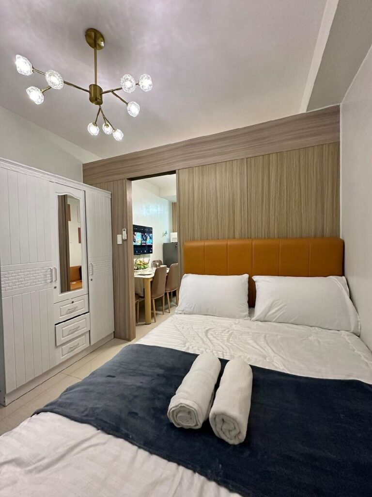 Mall of Asia 1 BR W Balcony Vermilion Suite Reviews and Travel Guide 3 Star Amazing