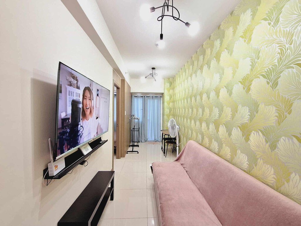 Maru Suite Coast 35F; Romantic Bay View Suite Reviews and Travel Guide: Unbeatable 3-Star Staycation to Book for Magnificently Breathtaking Manila Sunsets