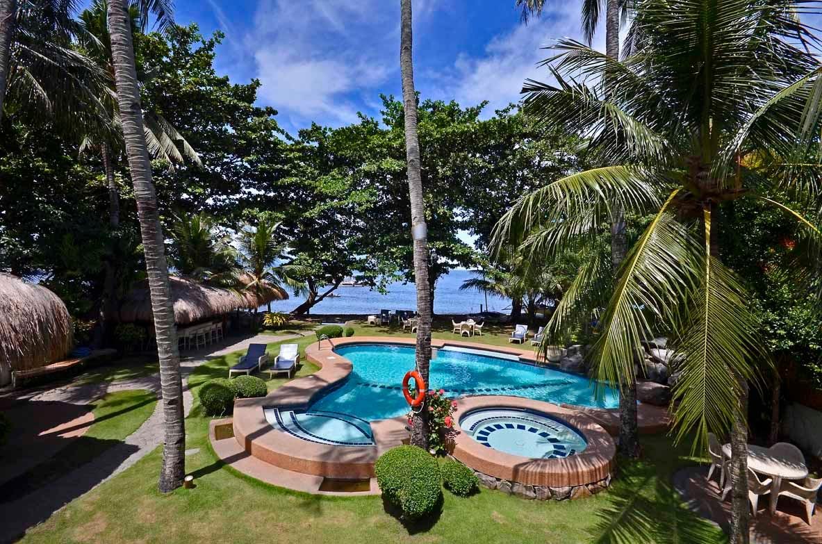 Mike's Dauin Dive Resort