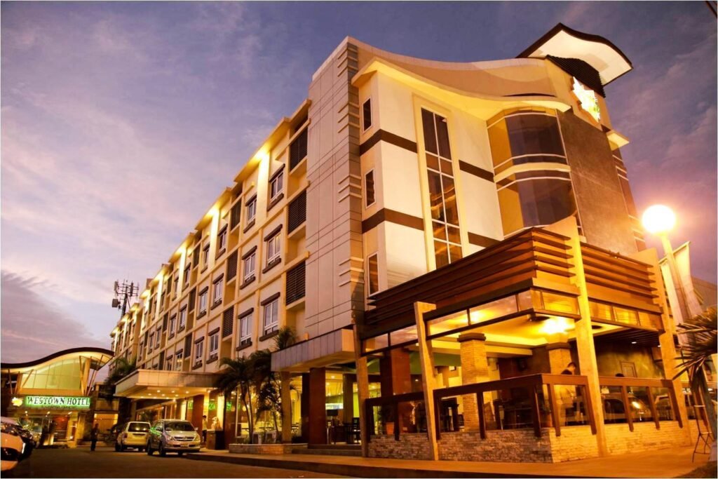 Mo2 Westown Hotel and Resort