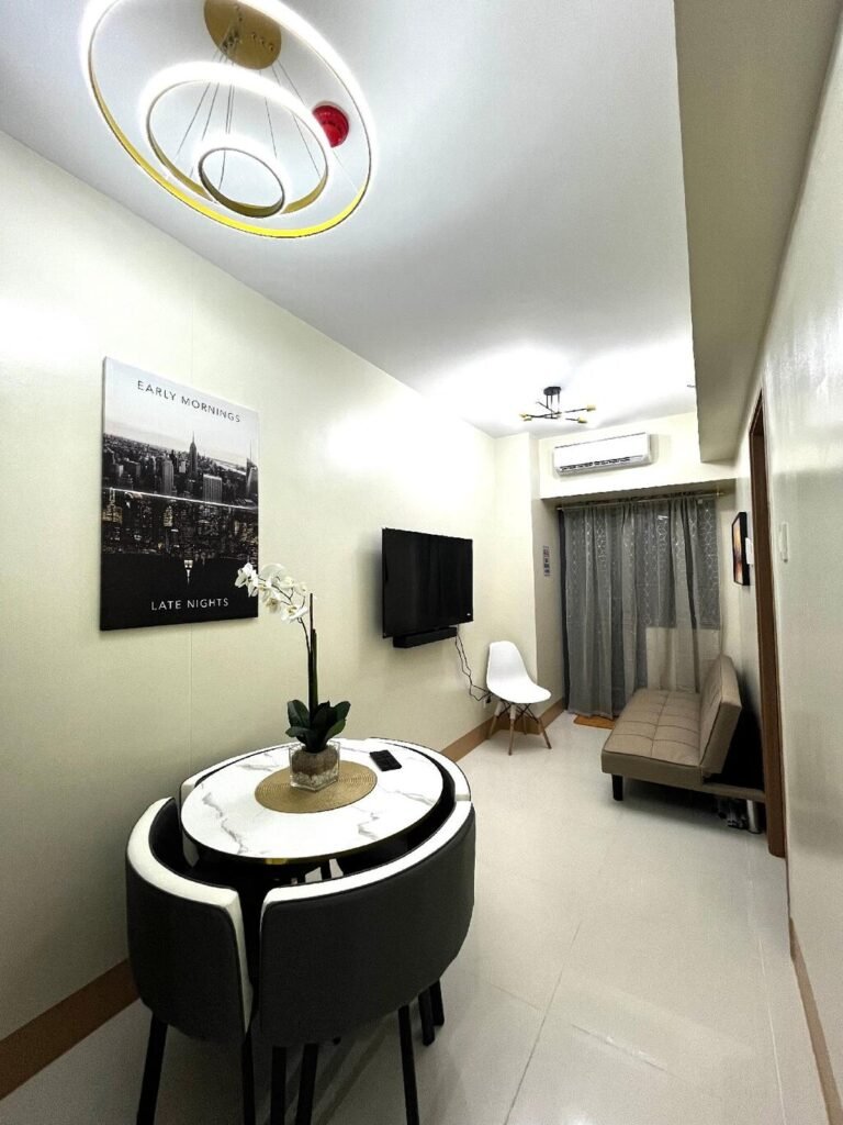 Ms SMDC Shore 3 Tower 1 MOA Free WiFi Manila Philippines Reviews and Travel Guide