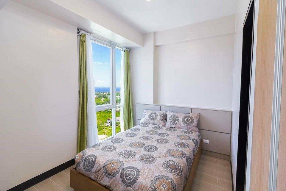 Near Shangri-la Mactan Cebu Fully Furnished Condo!