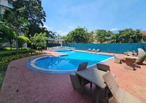 Netflix and Chill with swimming pool access, Manila, Philippines