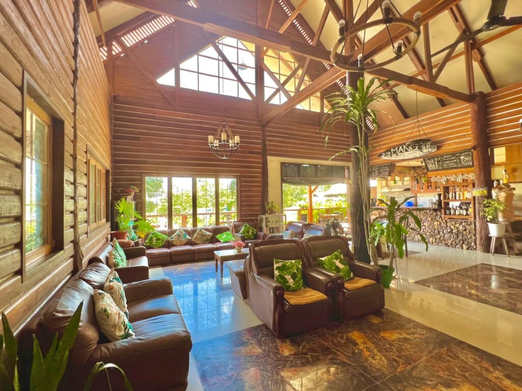 Novie's Tourist Inn
