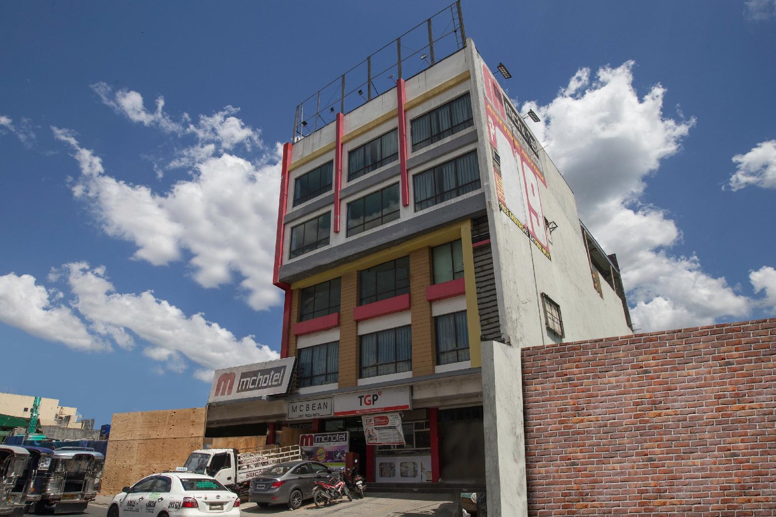 OYO 666 Mc Hotel Fairview