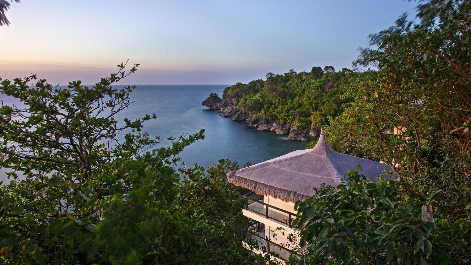 Oceans Edge Resort - Carabao Island