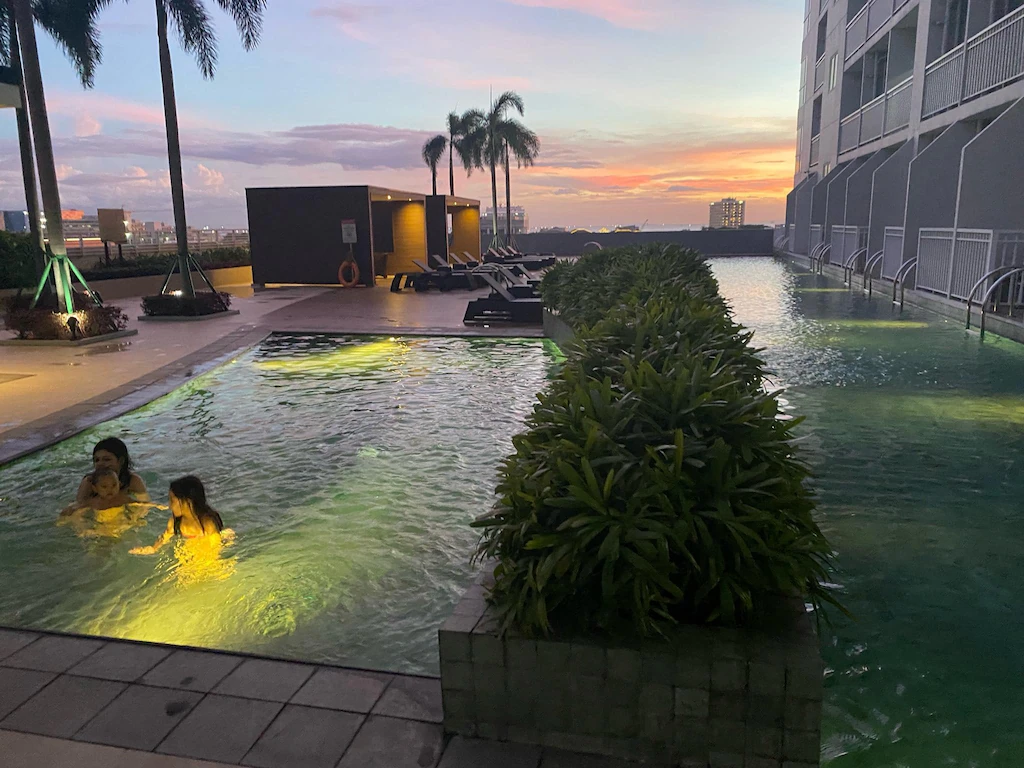 Overlooking Manila Bay Penthouse VIP Suite: 7 Irresistible Reasons to Book This Jaw Dropping Pasay Luxury Escape