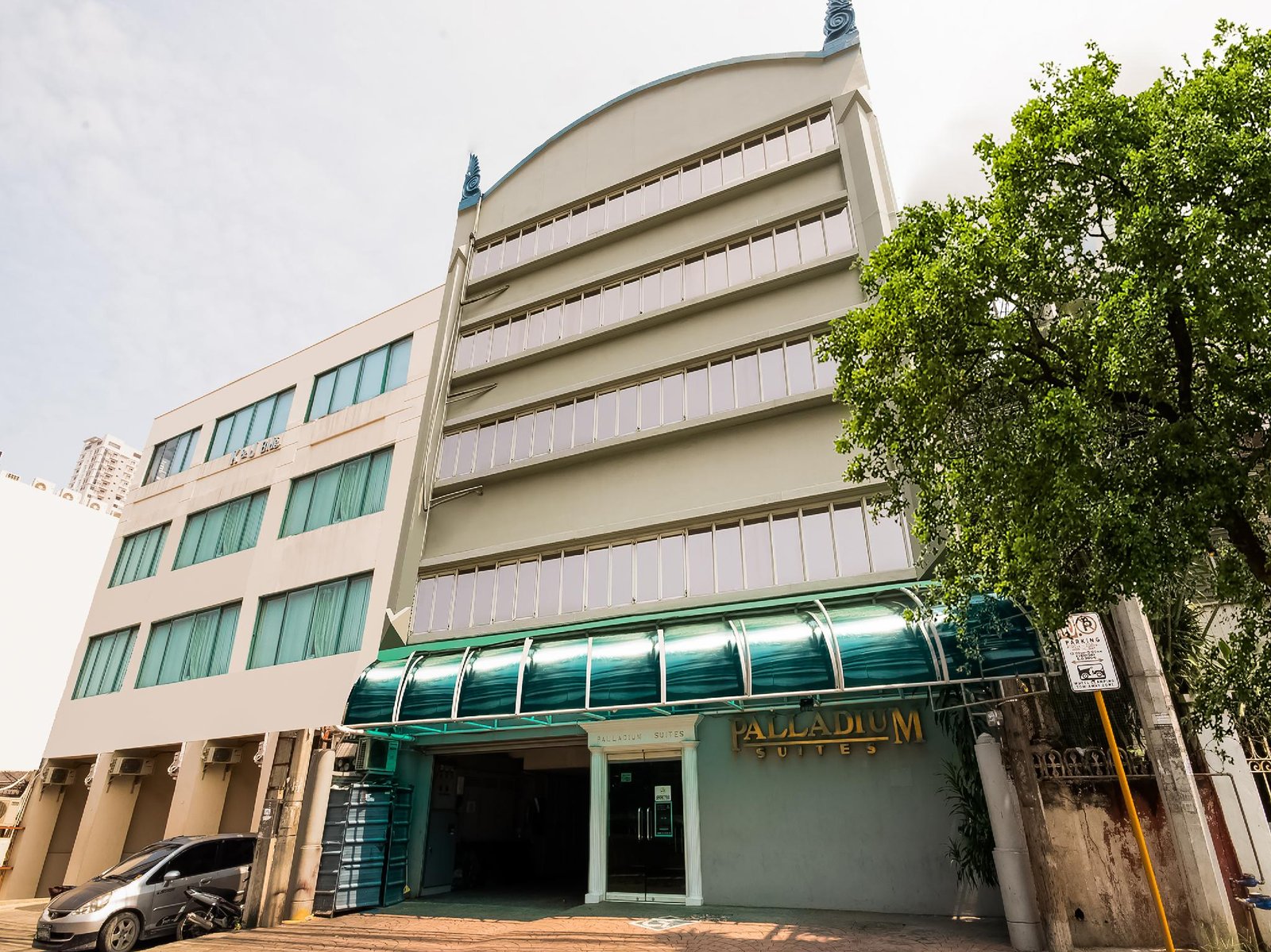 Palladium Suites Hotel