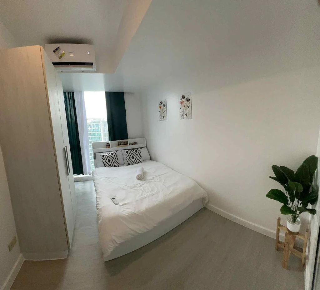 Penthouse Santorini Azure Staycation, Manila, Philippines