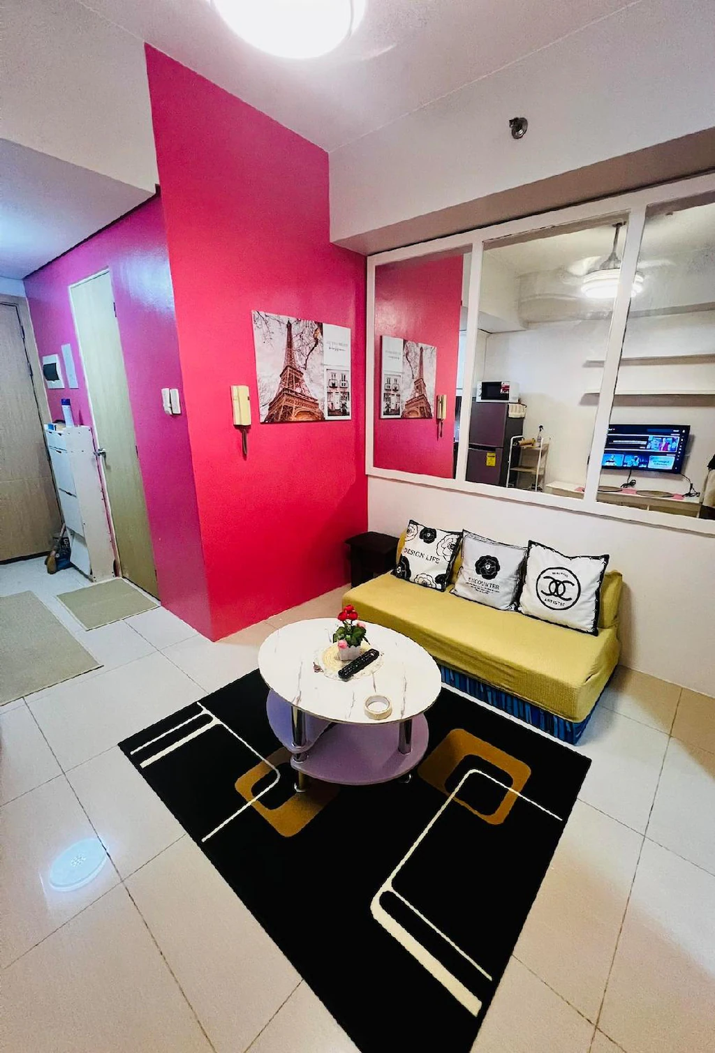 Pink Room -1 BR w/ Balcony, Manila, Philippines