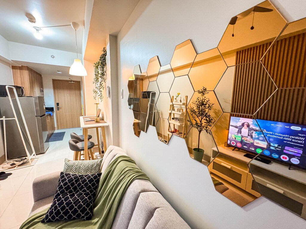 Queen-Sized Bed @ Puhon Suite Mall of Asia Pasay, Manila, Philippines: 5 Brilliant Reasons To Book This Spectacular 3-Star Hidden Gem Reviews And Travel Guide