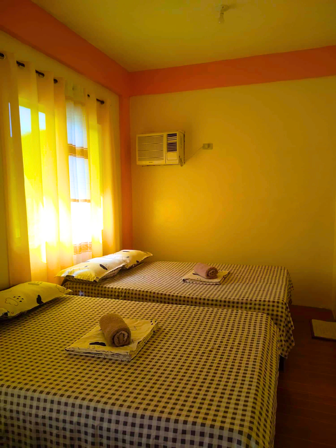 RMTM's Beachfront Accommodation - Caramoan