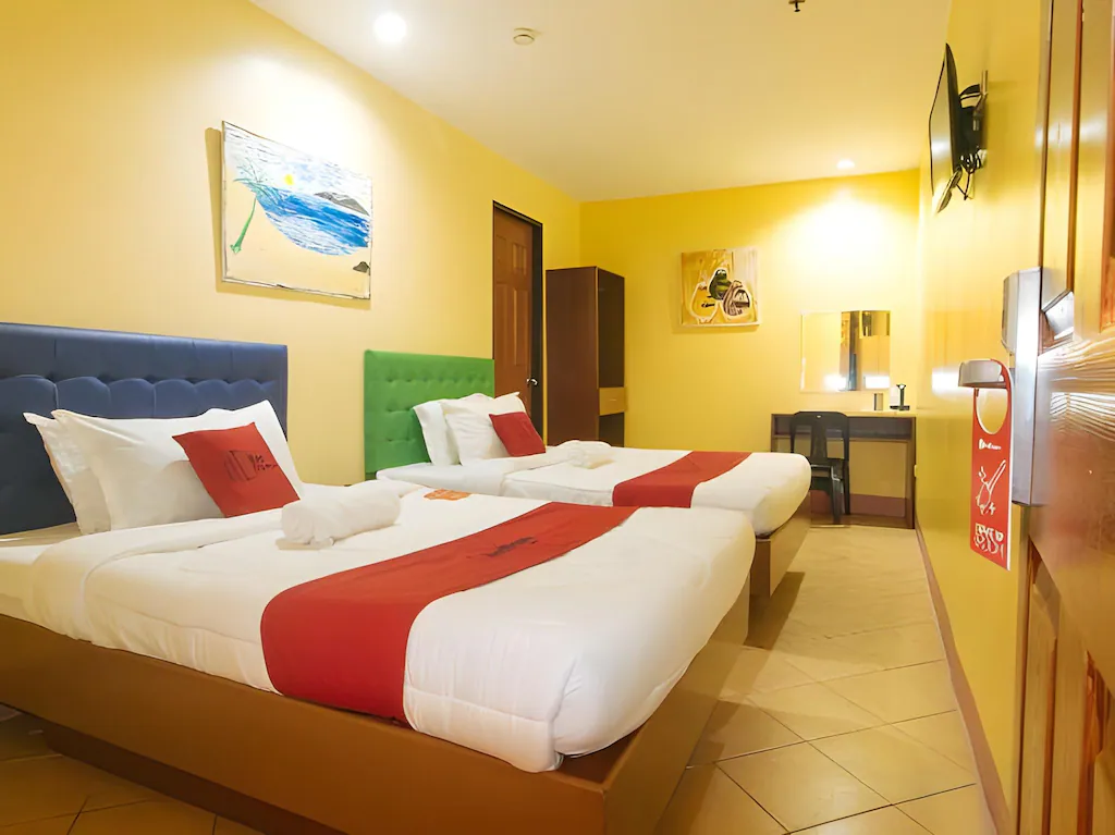 RedDoorz @ Comfy Inn Ermita Manila, Manila, Philippines