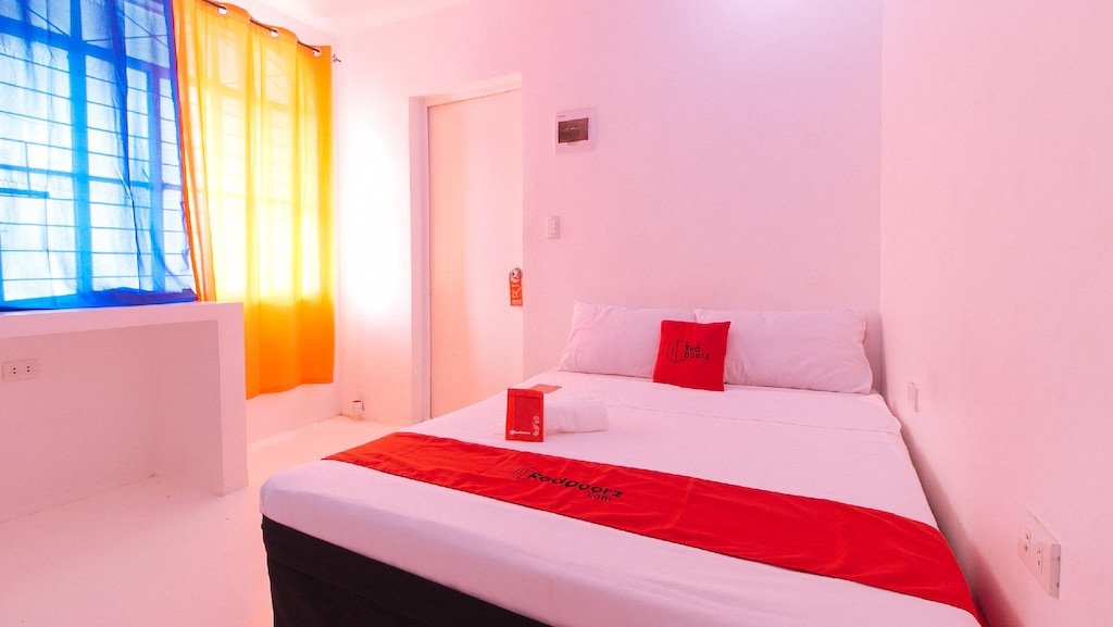 RedDoorz @ Jolly Orange Paranaque Manila Reviews Unbiased Travel Guide