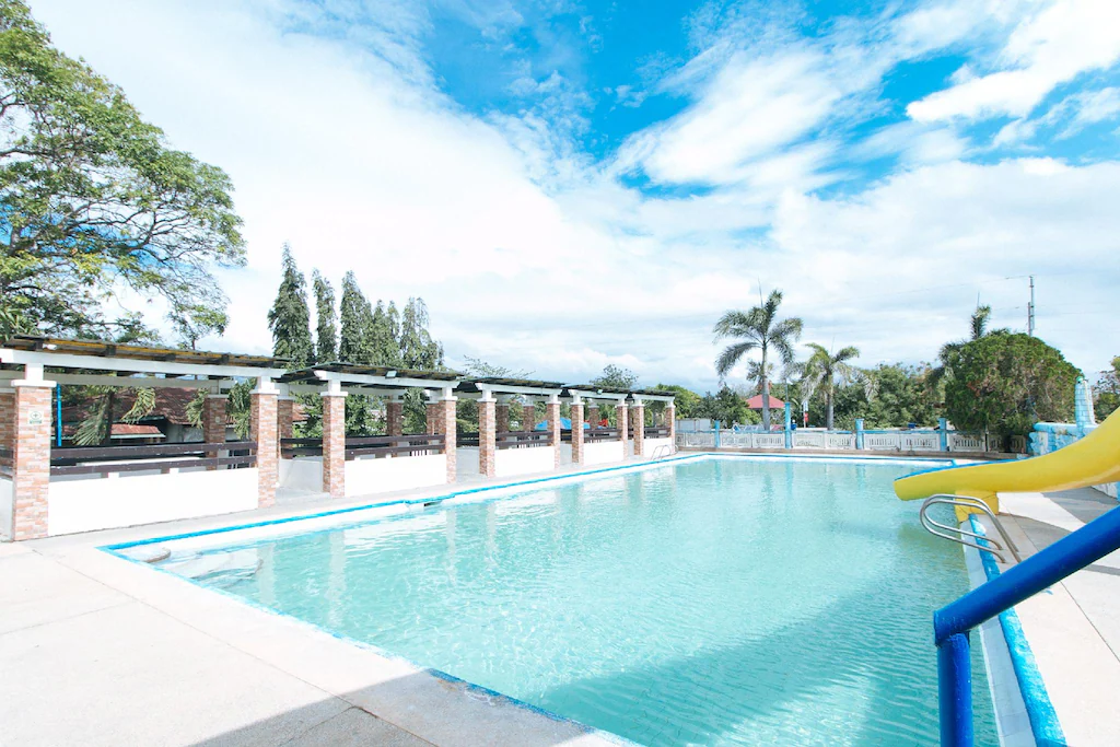 RedDoorz @ Royal Grande Beach Resort Batangas, Batangas, Philippines