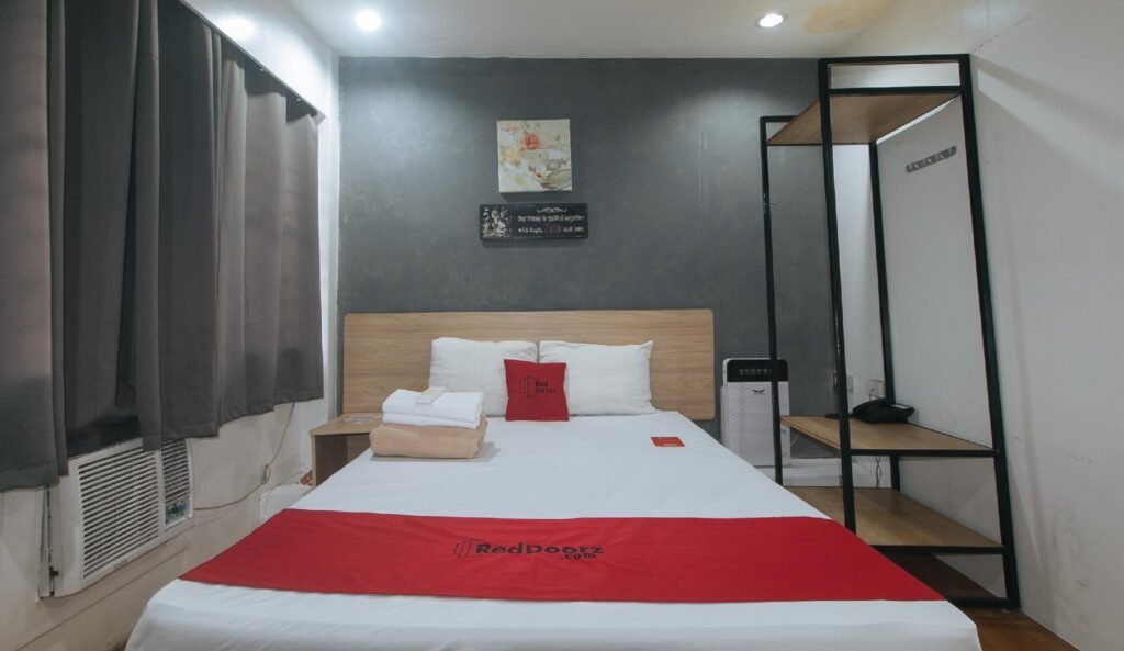 RedDoorz Plus @ Boni Avenue Mandaluyong