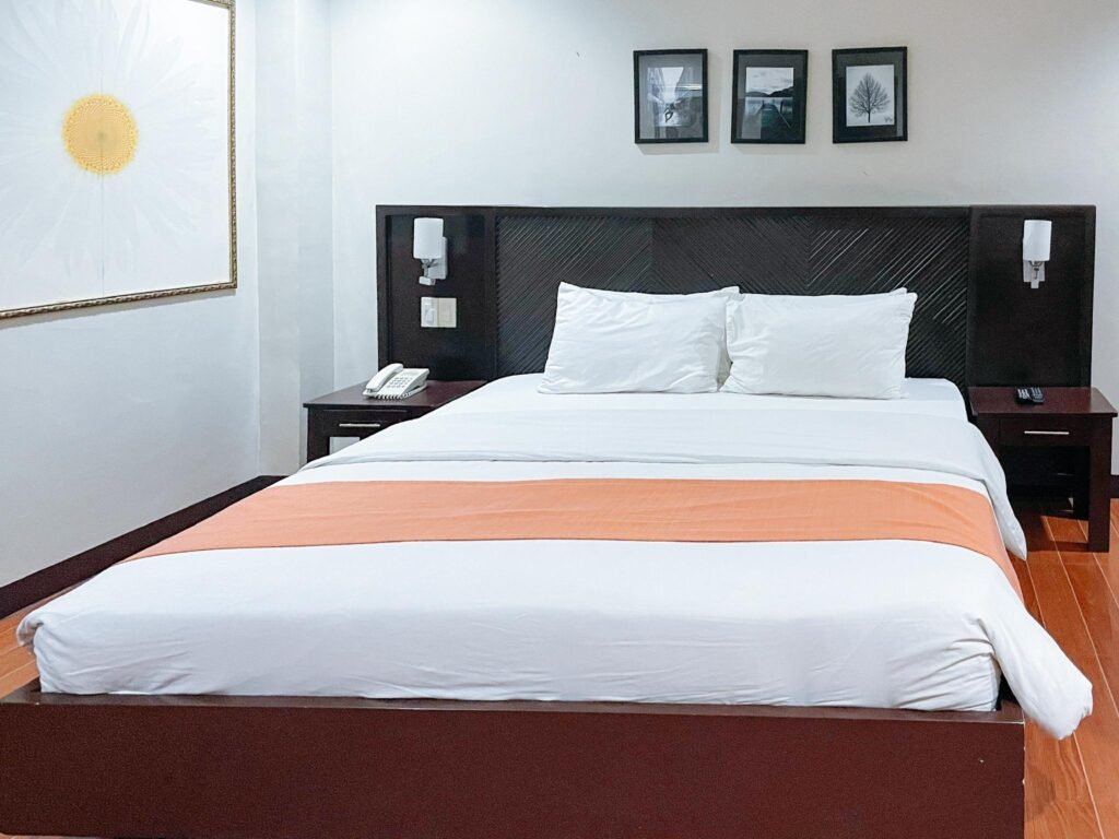 RedDoorz Plus @ Hotel Esse