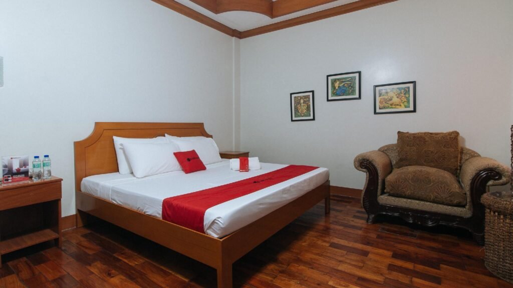 RedDoorz Premium @ Nick Hotel Gerona Tarlac